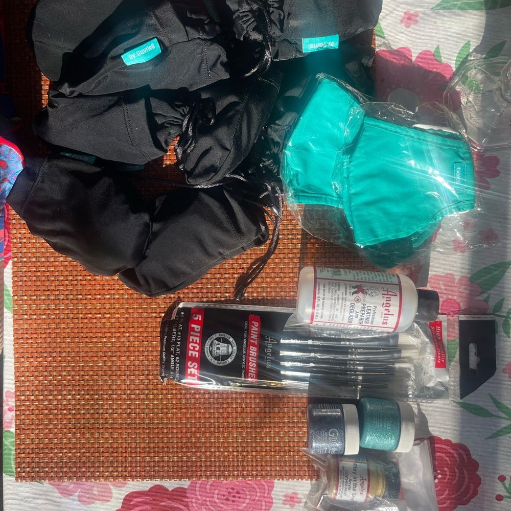 Tieks Rehabber Starter Kit – Bags, Masks, Paint, Brushes
